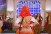 बिन ब्याही मां बनी एक्ट्रेस का विवादित गाना, संसद में भी उठी थी गूंज